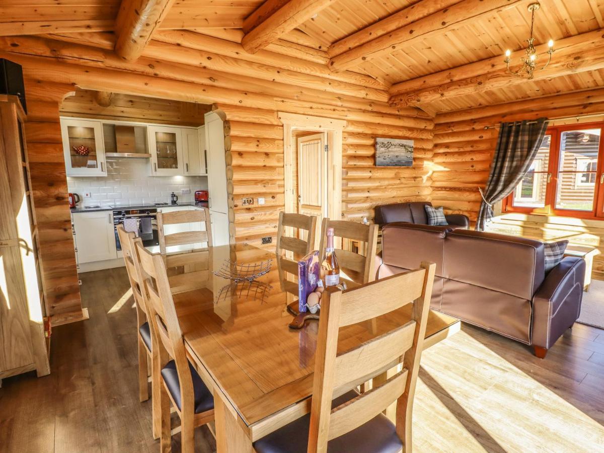 Holly Lodge Оакхам Экстерьер фото